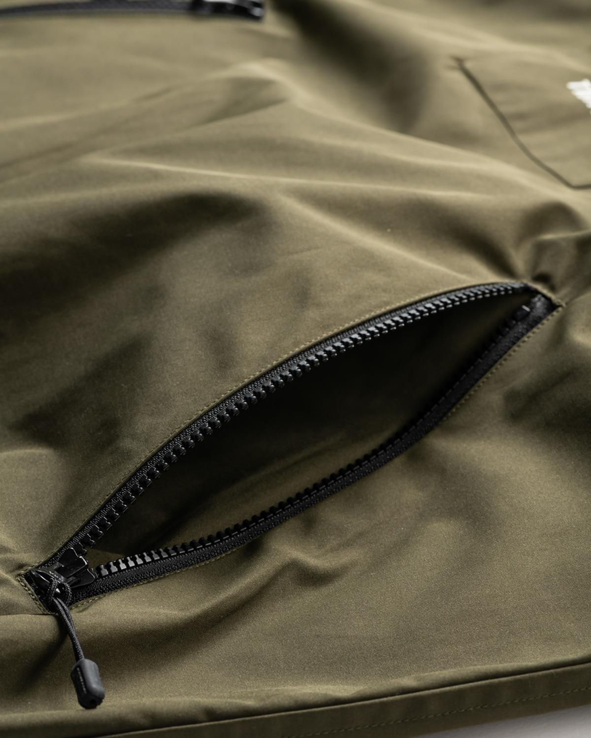 TIGHTBOOTH  LABEL ANORAK Olive Mサイズ