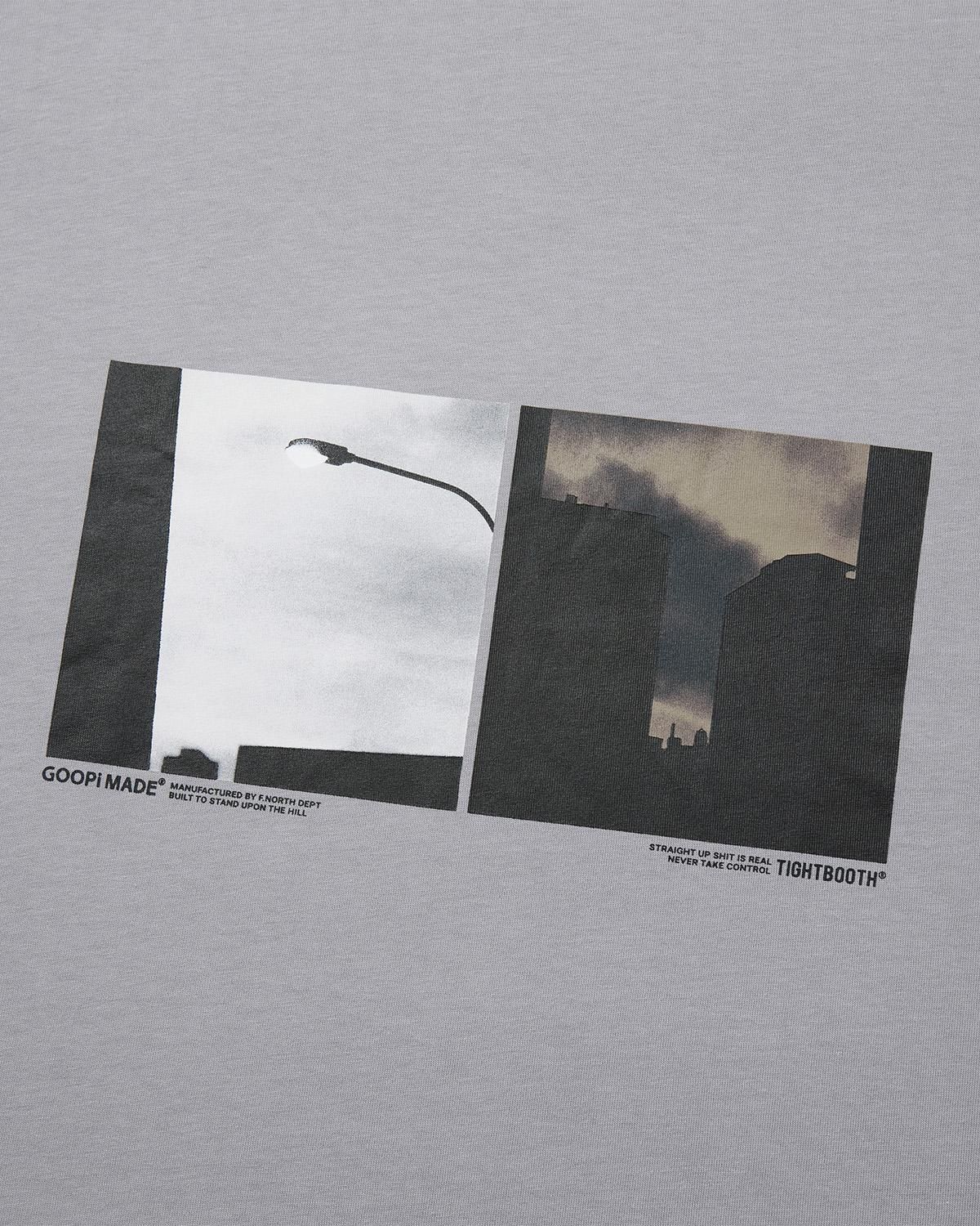 Super Wide Logo Tee（GOOPiMADE x TIGHTBOOTH） - TIGHTBOOTH