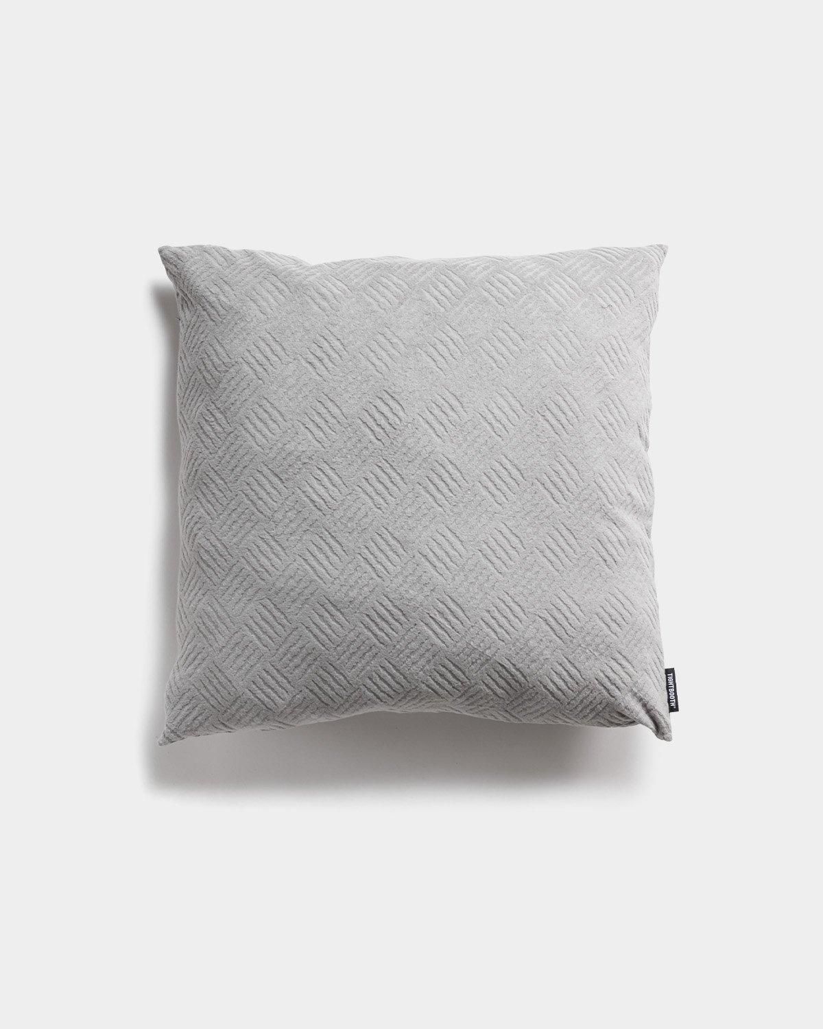 BoTT / B LOGO CUSHION / BLACK | Sophomore
