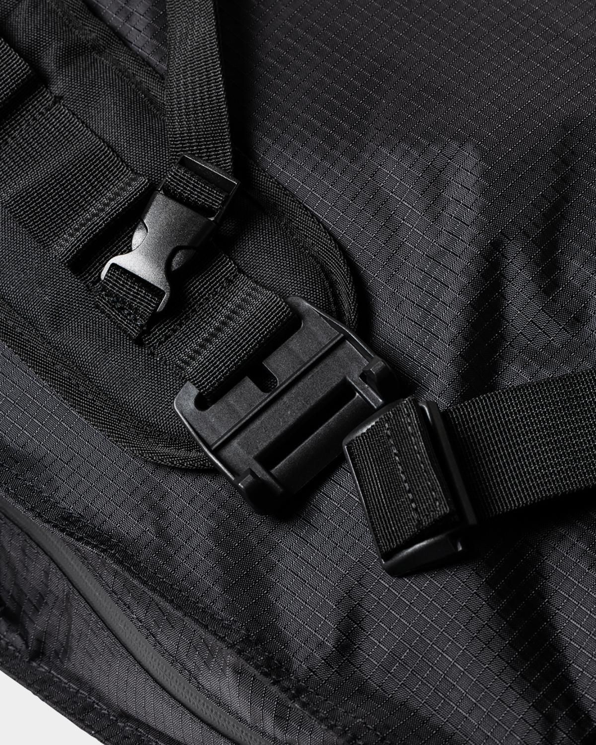 てなグッズや Being］Messenger SauRas x TIGHTBOOTH Bag LIEON