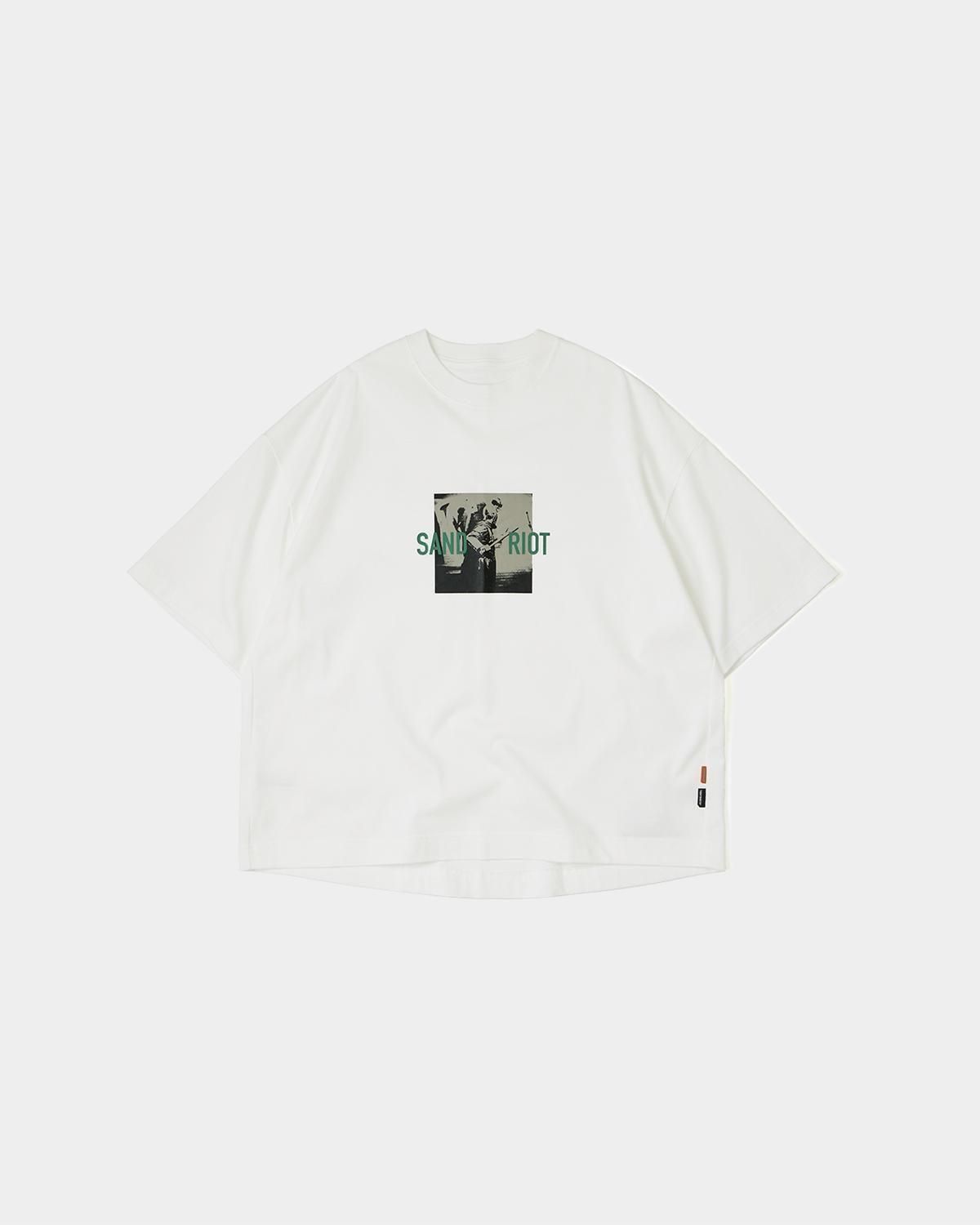 GOOPiMADE®xTIGHTBOOTH Sand Riot Logo Tee GOOPiMADE® x TIGHTBOOTH - Sand Riot Logo Tee - TIGHTBOOTH