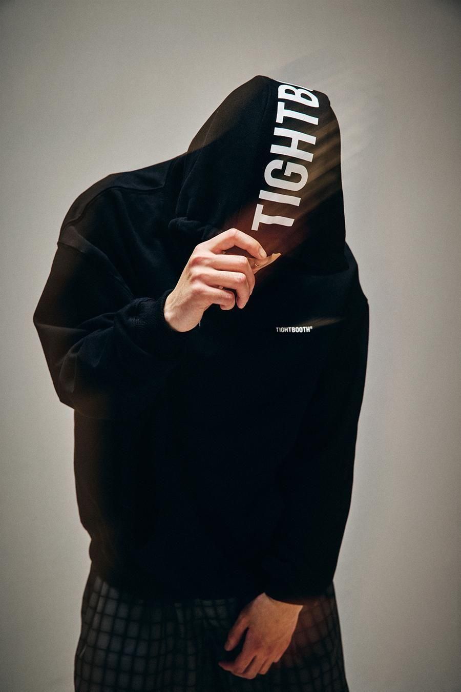 HOODED LOGO SWEAT - TIGHTBOOTH® タイトブース オフィシャル