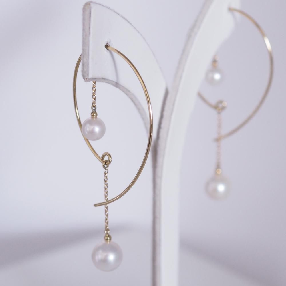 K18 スイングパールフックピアス | タンスイパールのK18金ピアス