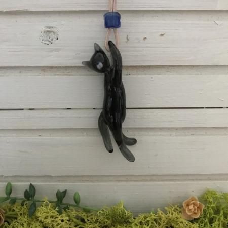 竹原 裕子 ねこのぶらさがりペンダント ブラック ビーズブルー 猫雑貨の店 犬家猫八