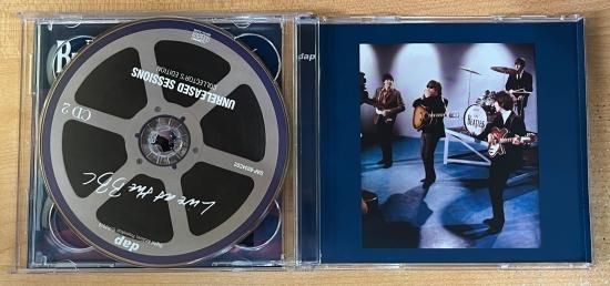 The Beatles ´Live at the BBC´ 限定版ラジオ型ケース