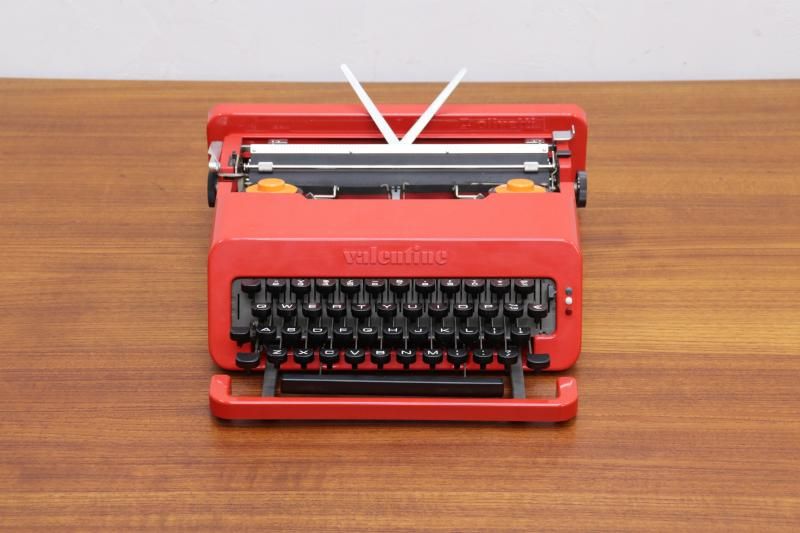 olivetti valentine オリベッティ バレンタイン タイプライター 