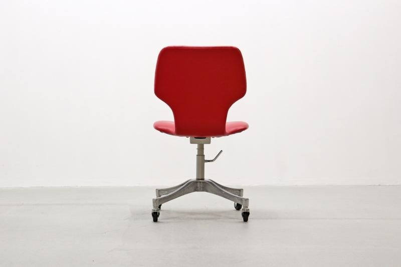 名作椅子ニッソーNisso ハイ・モールドチェアー