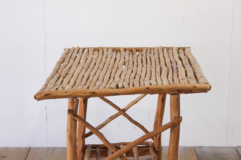 ナチュラル サイドテーブル 無垢材 木の枝 ヴィンテージ 展示台 飾り棚 