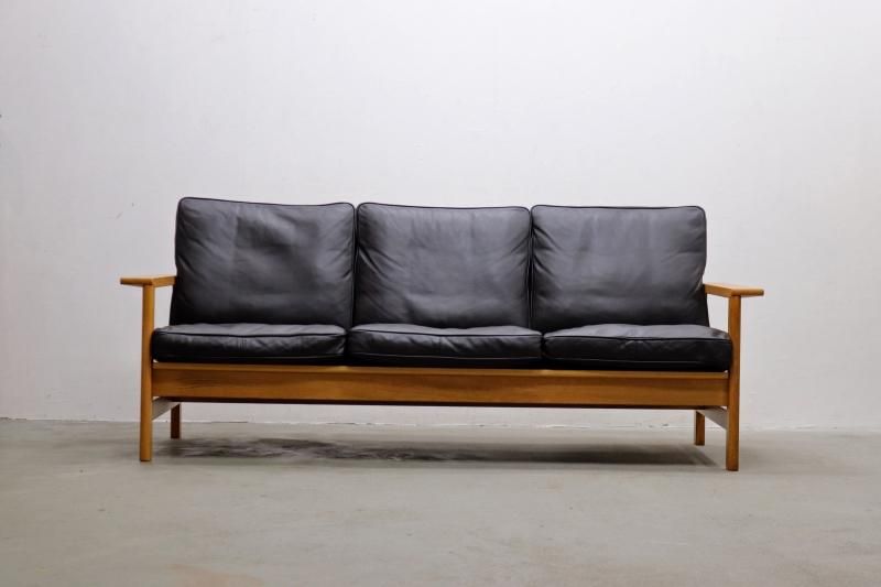 フレデリシア　model.2451 ラウンジチェア　ソファ フレデリシア model.2451 ラウンジチェア ソファ - メルカリ