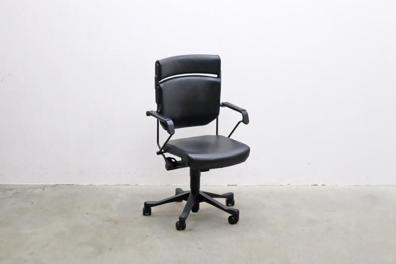 ジロフレックス　giroflex 33  アームチェア  ハイバック&レザー仕様 ジロフレックス giroflex 33 アームチェア ハイバック&レザー仕様