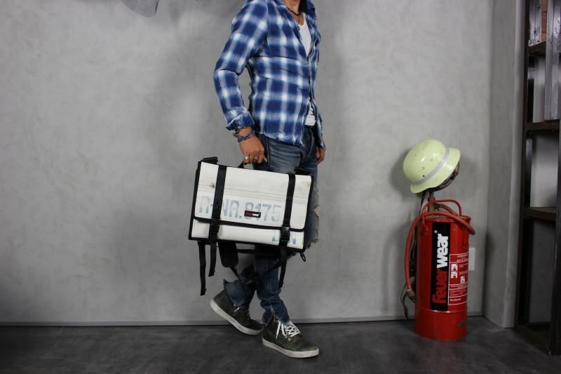 å󥸥㡼Хå Gordon 18L (White G)