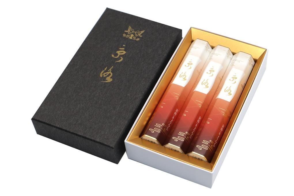 鳩居堂⭐︎タペストリー金彩昇龍 桜井龍太郎 作 金銀彩 面取り 徳利【銀座松坂屋個展出品作】共箱