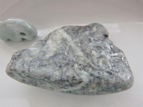 翡翠の原石 可愛い日本翡翠原石・11(灰青）67mm/77g ,500 - ザ・ストーンズバザール