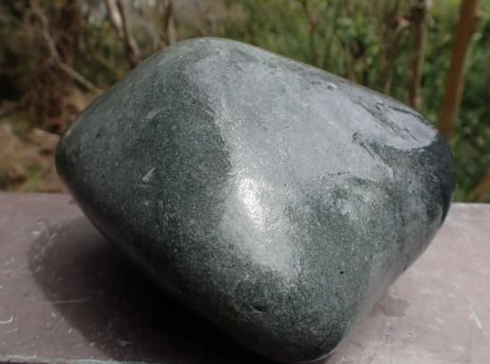 日本翡翠原石(黒翡翠) 160mm/2550g p,000 - ザ・ストーンズ 日本翡翠原石(黒翡翠) 160mm/2550g p,000 - ザ・ストーンズ