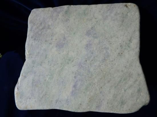 日本翡翠原石・364（小滝ヨシオ沢薄藤） 260mm/16.97kg 80,000
