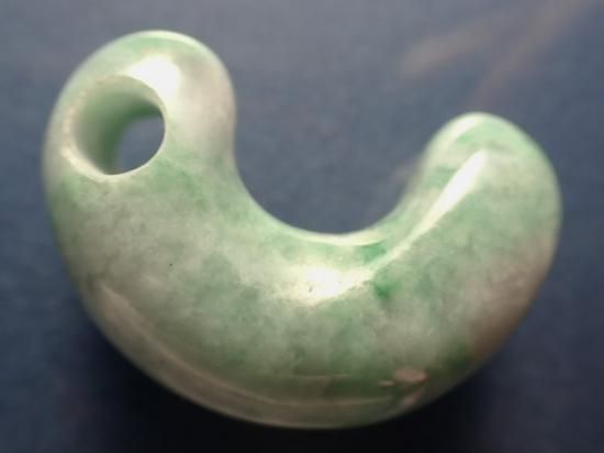 翡翠 豆型 装飾品　勾玉　古代　翡翠　アンティーク　骨董 ロシア翡翠古代型勾玉・12 ,800→2割引,240 - ザ