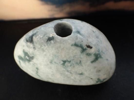 日本翡翠石笛・27（斑入り）73mm/243g 8,000→2割引,400