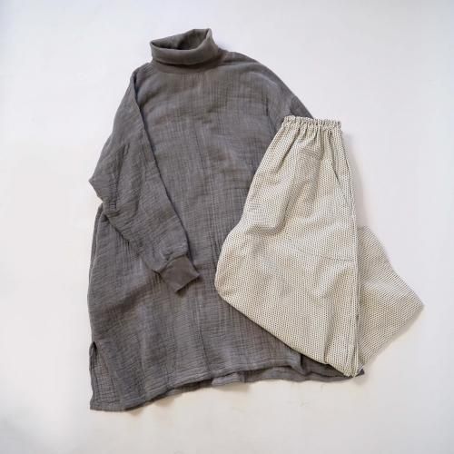 【福袋】タートルネックワンピース6重ガーゼ/グレー + 一本刺し子 バルーンパンツ/生成り