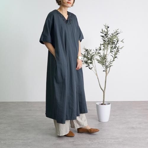 襟刺繍ワンピース/ブラック/三河織物