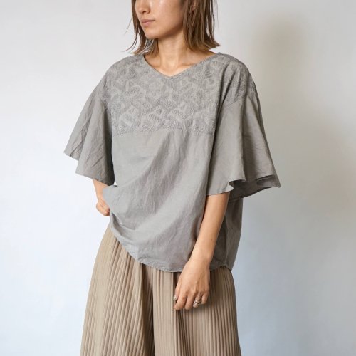 刺繍フリルスリーブTシャツ/カーキ/三河織物
