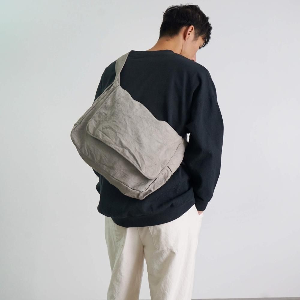 メッセンジャーバッグ/カーキ/三河織物 | シンプルなデザインで使い