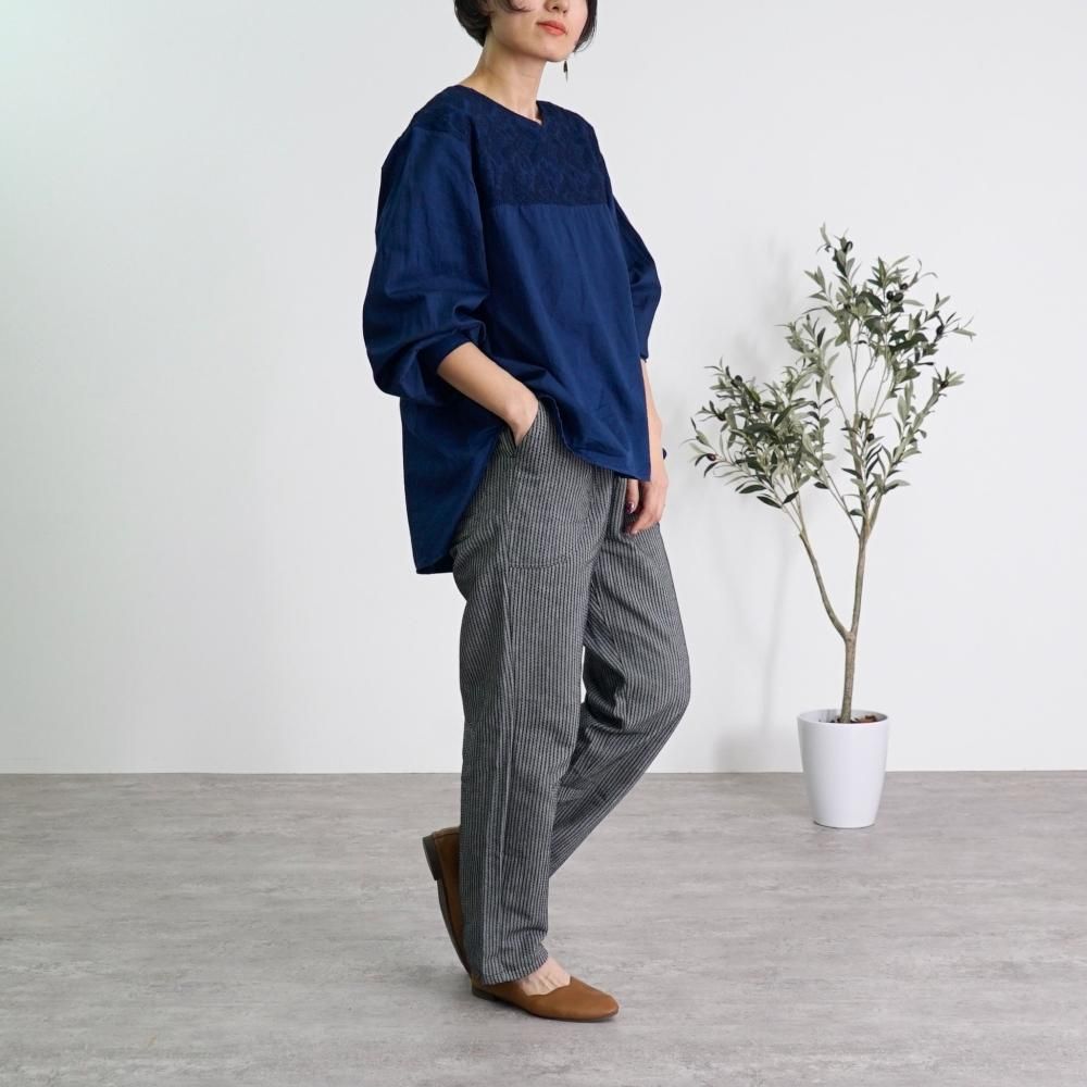 値引 福袋】刺繍ブラウス/ネイビー＋よろけ縞一本刺し子スッキリ パンツ