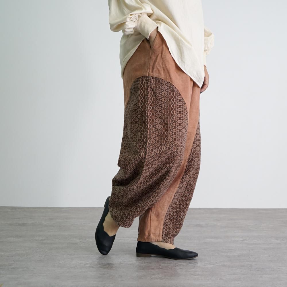 カーブパンツ