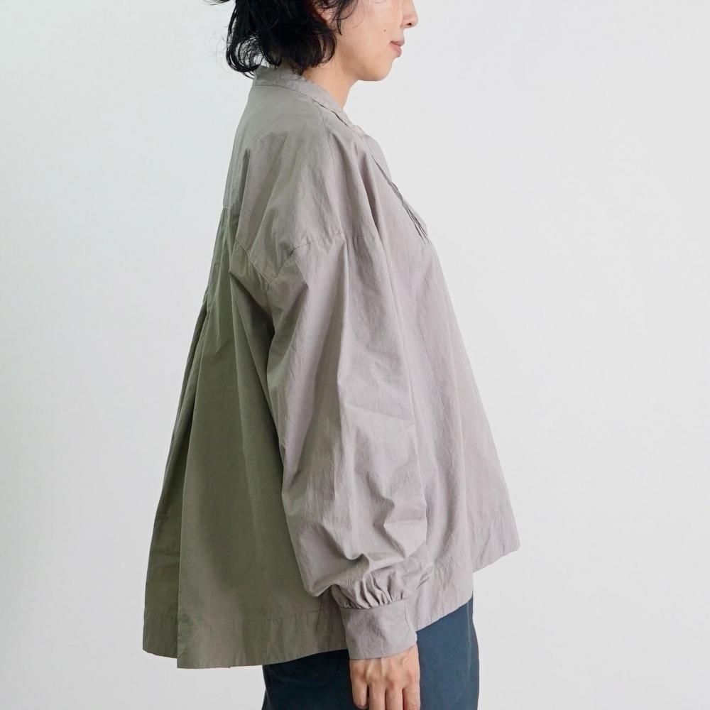 バイカラーピンタックブラウス | KEYMEMORY×UZUiRO - UZUiRO