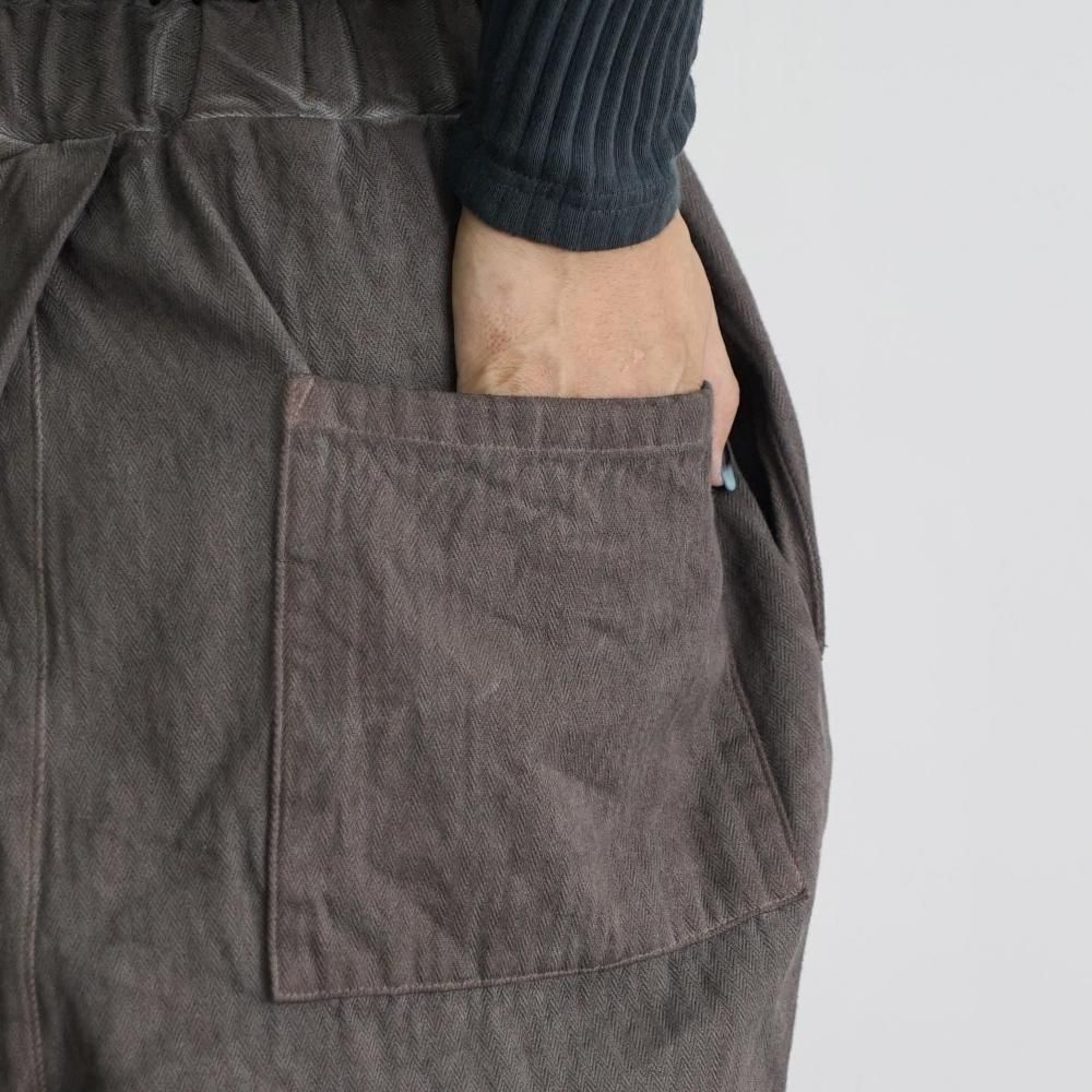 ペグトップタックパンツ | ヘリンボーングレー - UZUiRO