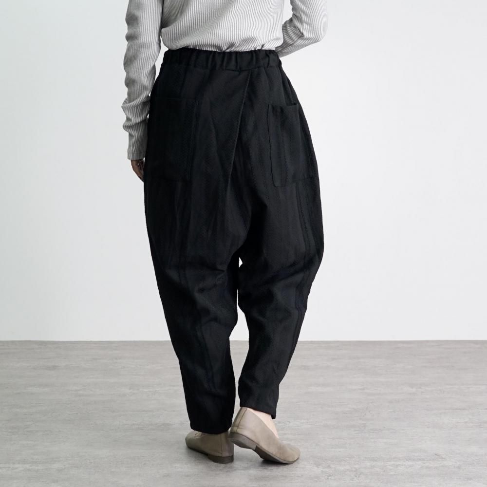 ペグトップタックパンツ | 黒ストライプ - UZUiRO(ウズイロ) / 公式