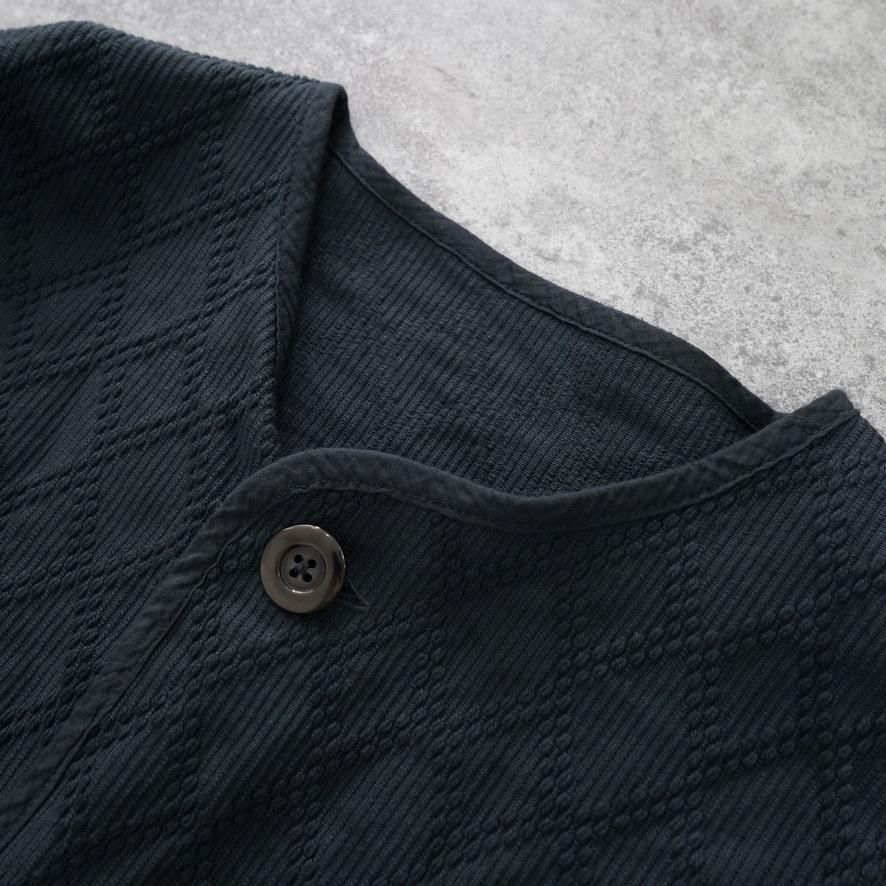 ダイヤ柄ノーカラージャケット | ブラック - UZUiRO(ウズイロ) / 公式