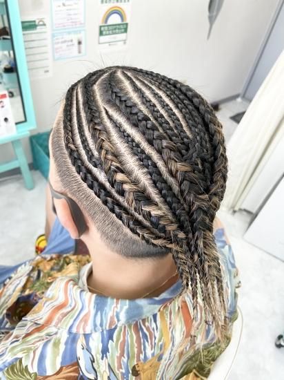 ツーブロックのコーンロウ デザイン Hair Design El Black 池袋 エルブラック コーンロウブレイズの専門店 ツーブロックのコーンロウ デザイン Hair Design El Black 池袋 エルブラック コーンロウブレイズの専門店