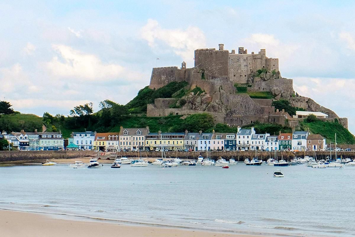 モントルグイユ城