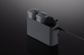 <img class='new_mark_img1' src='https://img.shop-pro.jp/img/new/icons1.gif' style='border:none;display:inline;margin:0px;padding:0px;width:auto;' />DJI Air 3 Battery Charging Hub