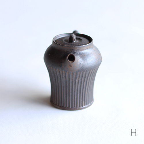 うつわの店 IZUMO [utsuwa] online shop｜大江憲一 鉄釉茶壺・H