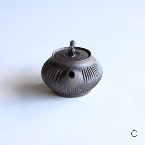 うつわの店 IZUMO [utsuwa] online shop｜大江憲一 鉄釉茶壺・C
