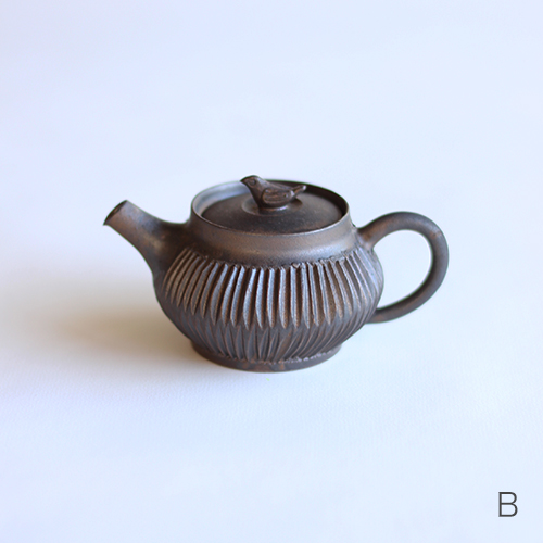 うつわの店 IZUMO [utsuwa] online shop｜大江憲一 鉄釉茶壺・B