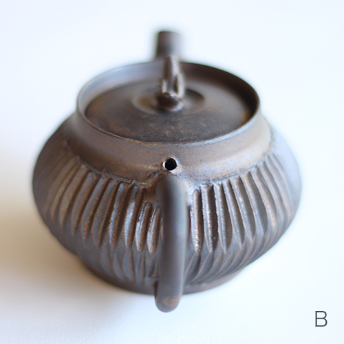 うつわの店 IZUMO [utsuwa] online shop｜大江憲一 鉄釉茶壺・B