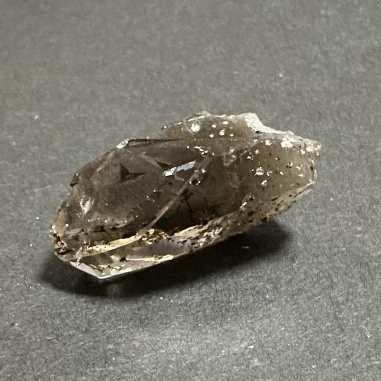 宮崎県延岡産スモーキークォーツ【激レア！】 飛び出すレコード