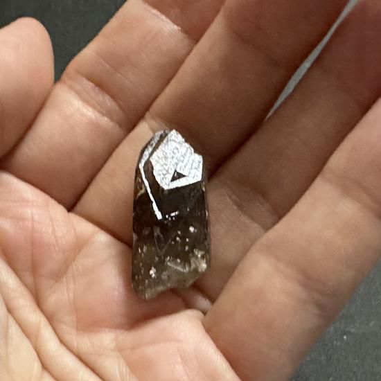 宮崎県延岡産スモーキークォーツ【激レア！】 飛び出すレコード