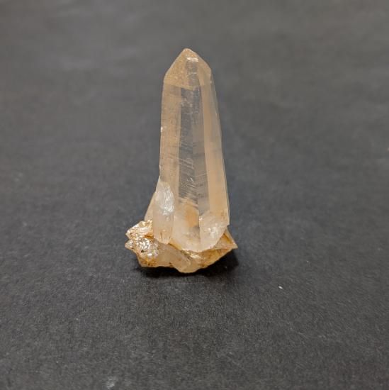 非研磨】宮崎県産（オシガハエ）ゴールデンヒーラー水晶