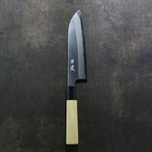 翁流 青紙スーパー 黒打 槌目 三徳 包丁 刃渡り165mm 朴八角柄 翁流 青紙スーパー 黒打 槌目 三徳 包丁 刃渡り165mm 朴八角柄