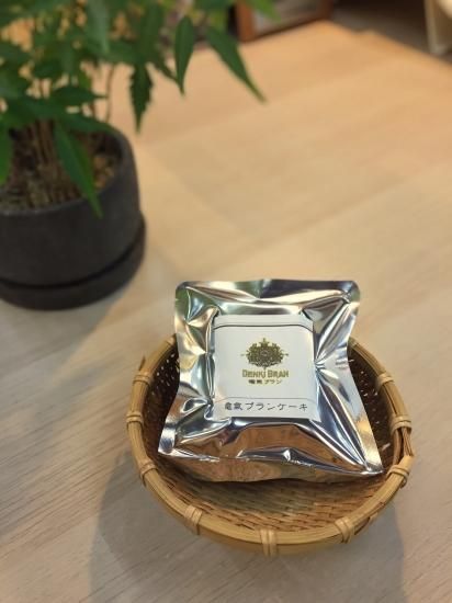 電気ブランケーキ 千葉の老舗のお茶屋 稲毛園 千葉 京成稲毛駅すぐ お茶 海苔 お茶菓子 佃煮の通販 電気ブランケーキ 千葉の老舗のお茶屋 稲毛園 千葉 京成稲毛駅すぐ お茶 海苔 お茶菓子 佃煮の通販