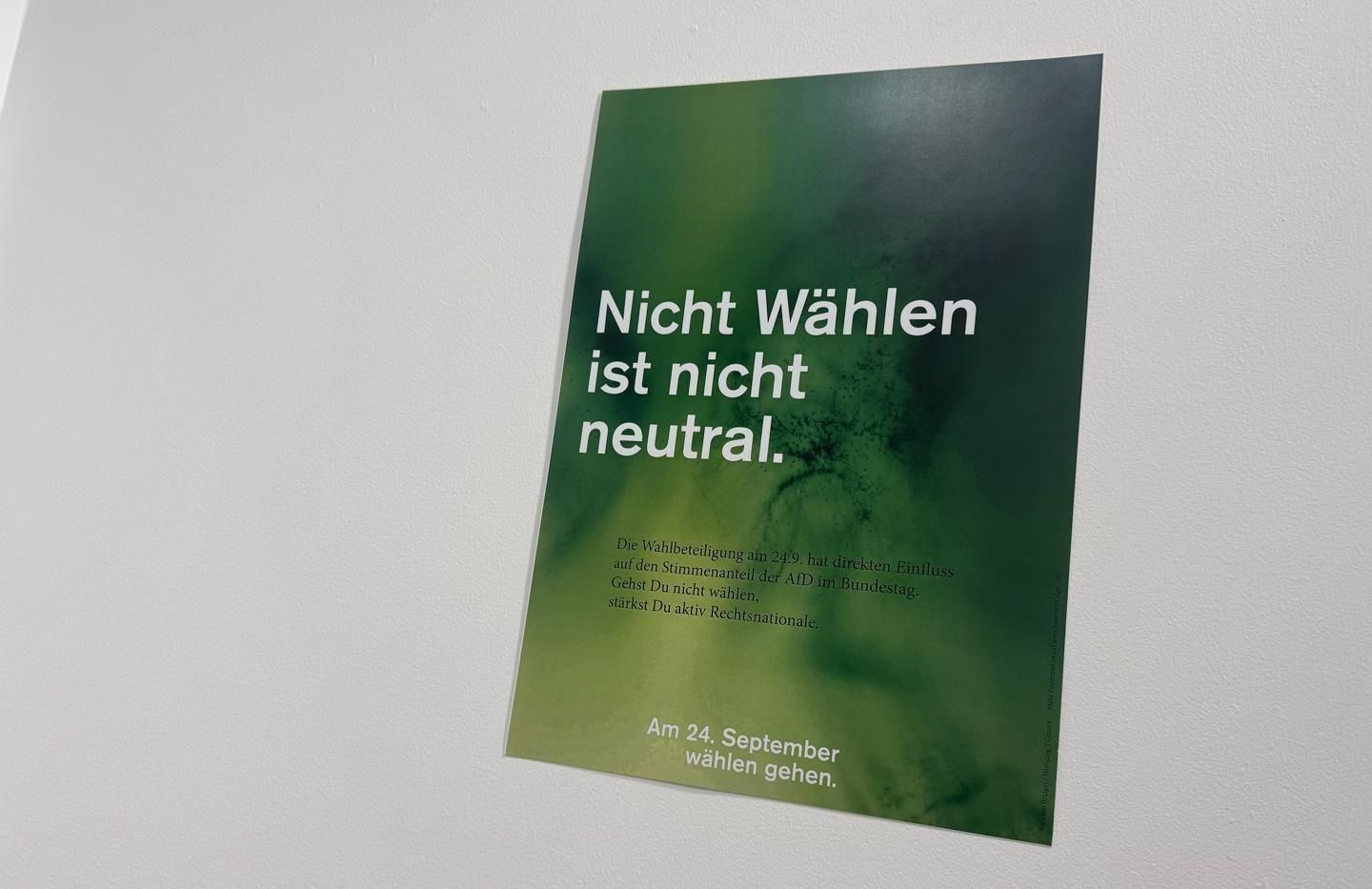 Wolfgang Tillmans | 投票を促すアート - ポスター専門店 KNAPFORD