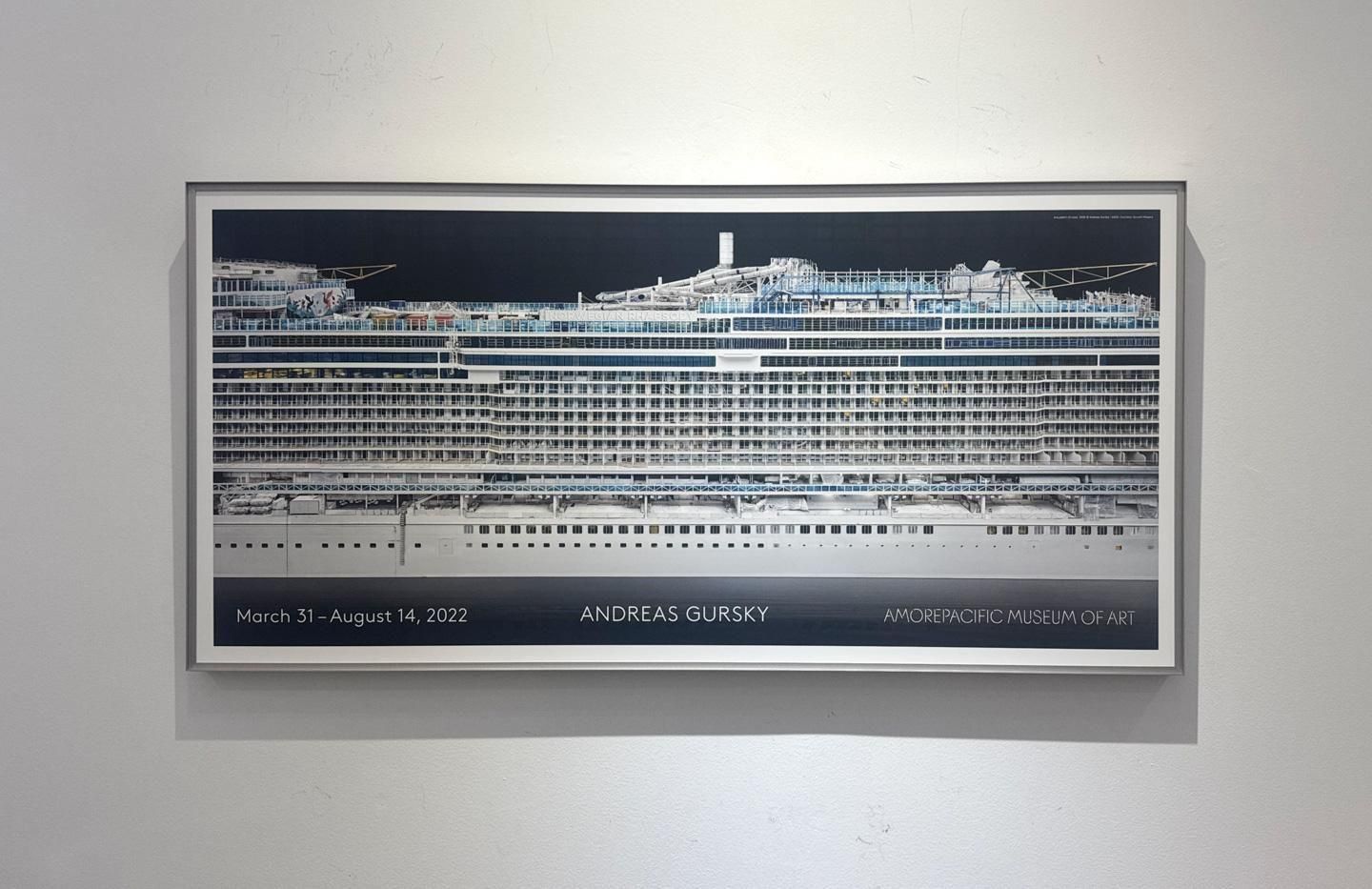 アートポスター アンドレアス・グルスキー クルーズ エキシビジョンポスター Andreas Gursky | Cruise 2020 - ポスター専門店 KNAPFORD POSTER