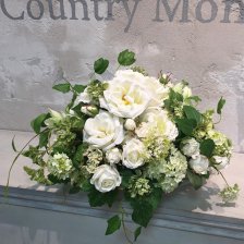 白のバラとグリーン大きな高級造花のテーブルフラワーアレンジメント