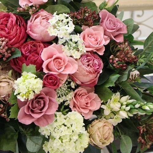 お祝いに大きな高級造花のアレンジメント - カントリーマム