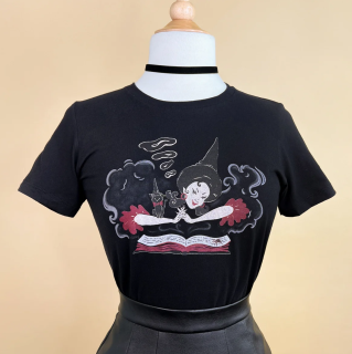 <img class='new_mark_img1' src='https://img.shop-pro.jp/img/new/icons6.gif' style='border:none;display:inline;margin:0px;padding:0px;width:auto;' />Witch Bible T-Shirt