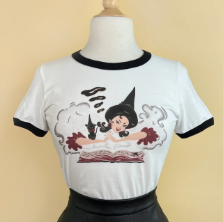 <img class='new_mark_img1' src='https://img.shop-pro.jp/img/new/icons6.gif' style='border:none;display:inline;margin:0px;padding:0px;width:auto;' />Witch Bible Ringer T-shirt