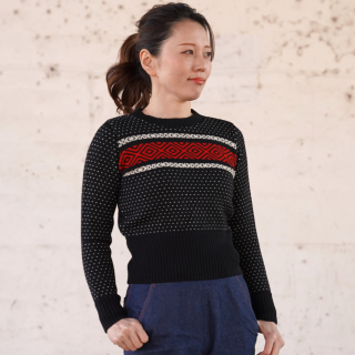 Lady's Crew-neck Knit